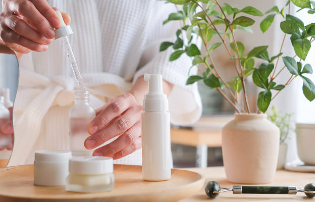 a woman applies skincare serum for beauty cosmetic 2025 01 09 00 32 40 utc 1